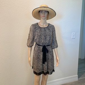 Leopard dress with see through sleeves